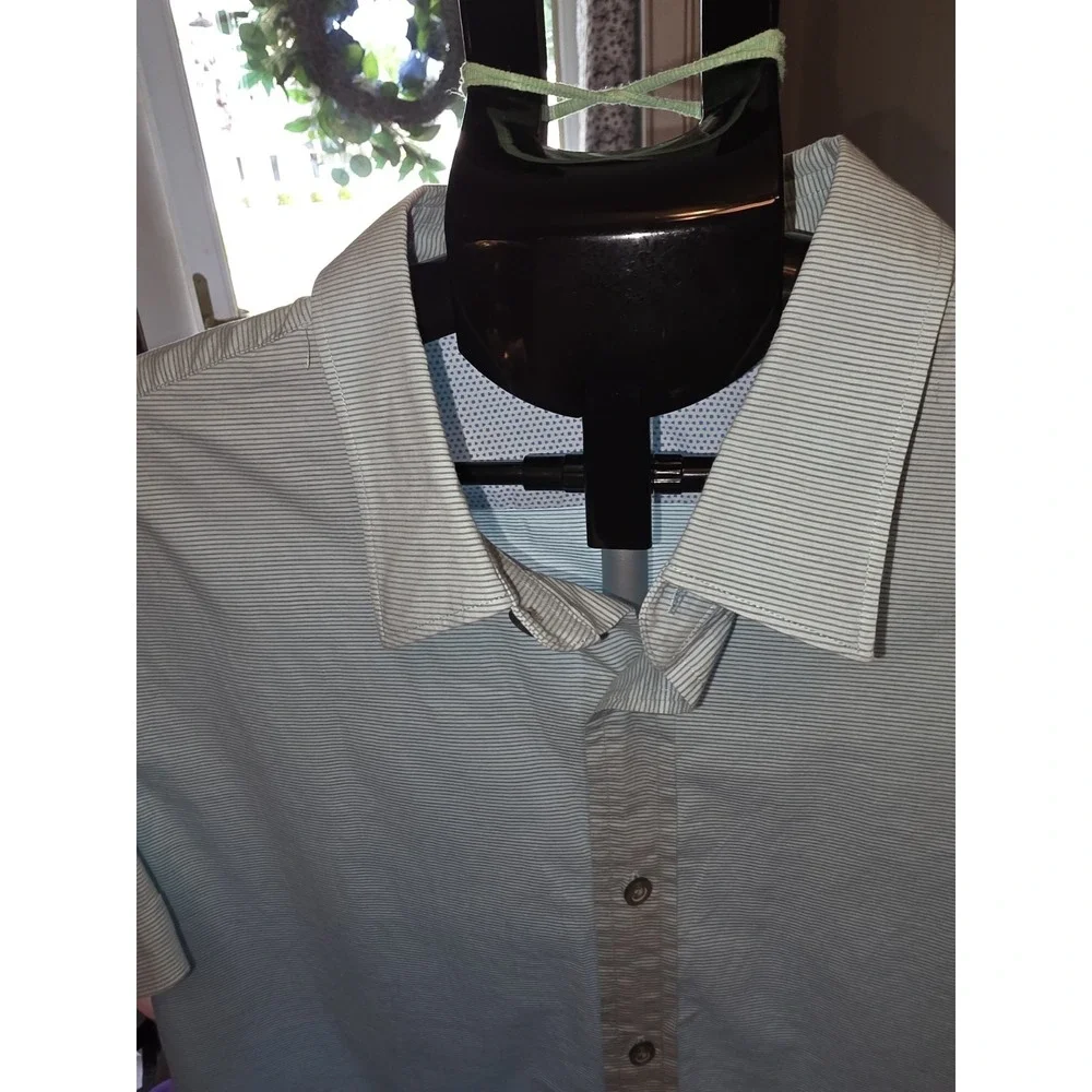 Banana Republic Short Sleeve Shirt  Mens Button-down.‎  Vacation, Resort,...